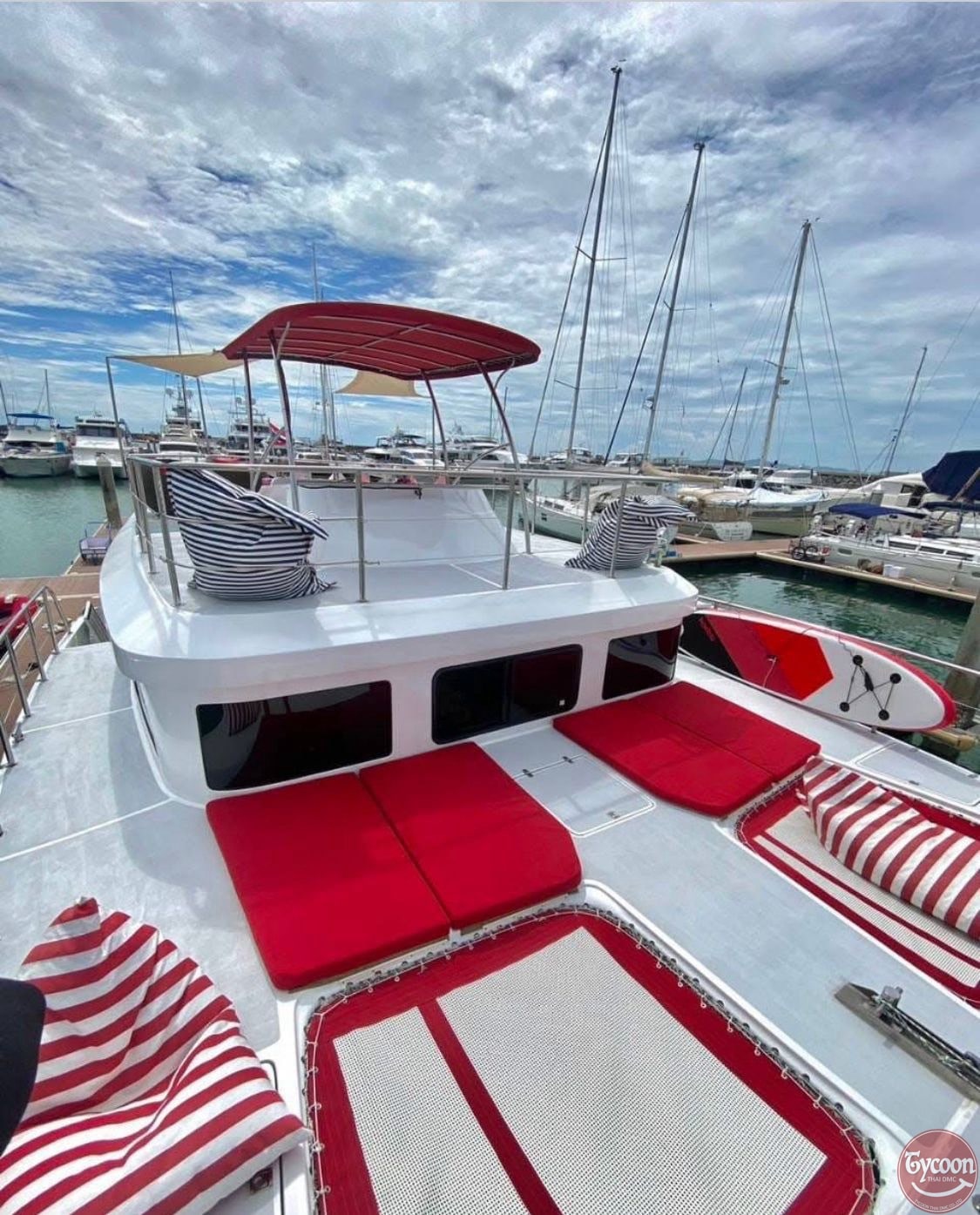 Pattaya Private Yacht 24 Persons (48ft)